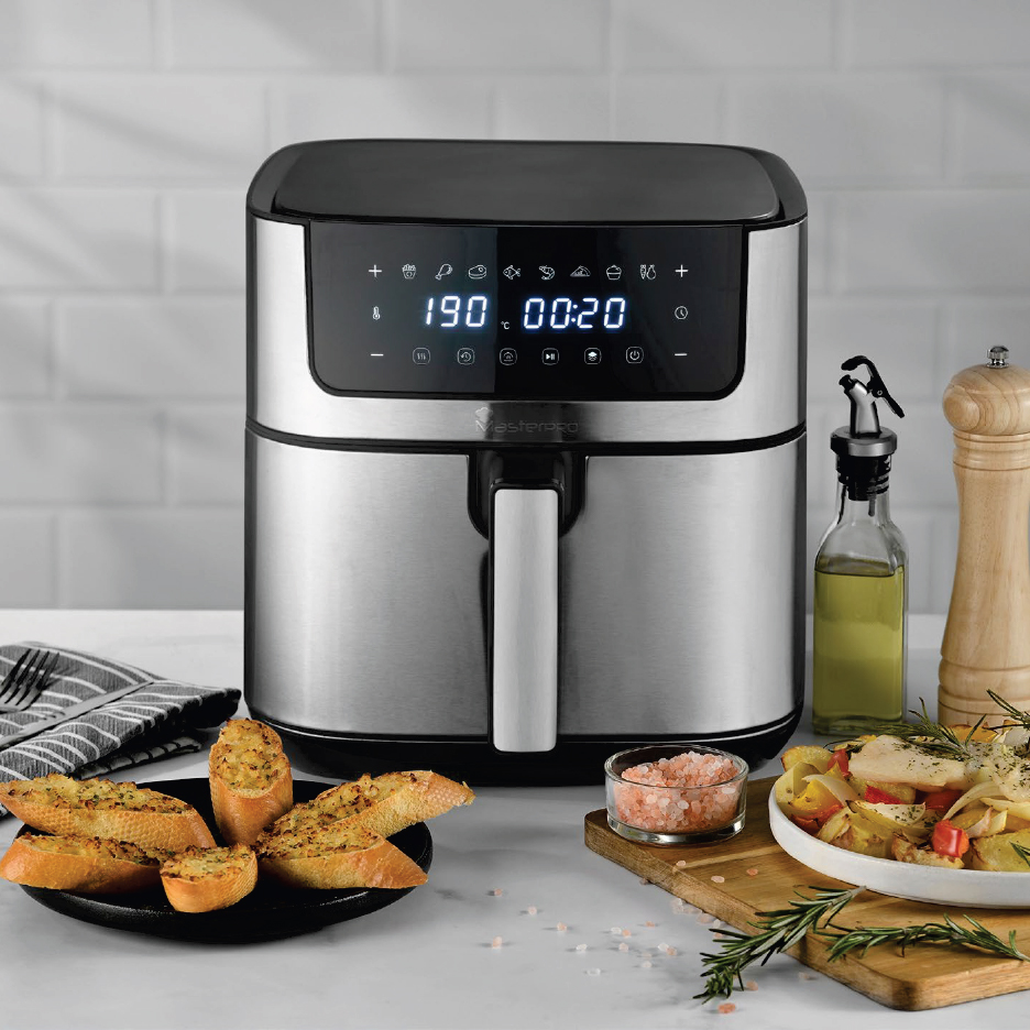 Фритюрник с горещ въздух Masterpro с дигитален дисплей, чесън и печени зеленчуци.
