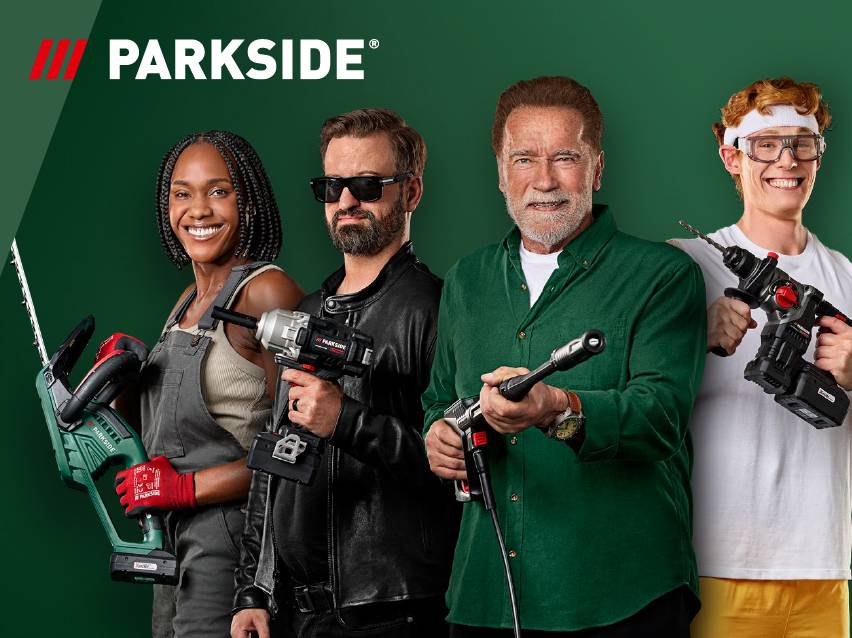 Четирима души държат различни електрически инструменти, включително резачка, ударен гайковерт, водоструйка и перфоратор.