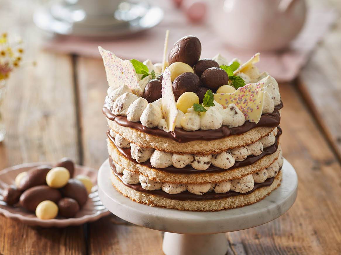 Великденска торта с шоколад и крем.