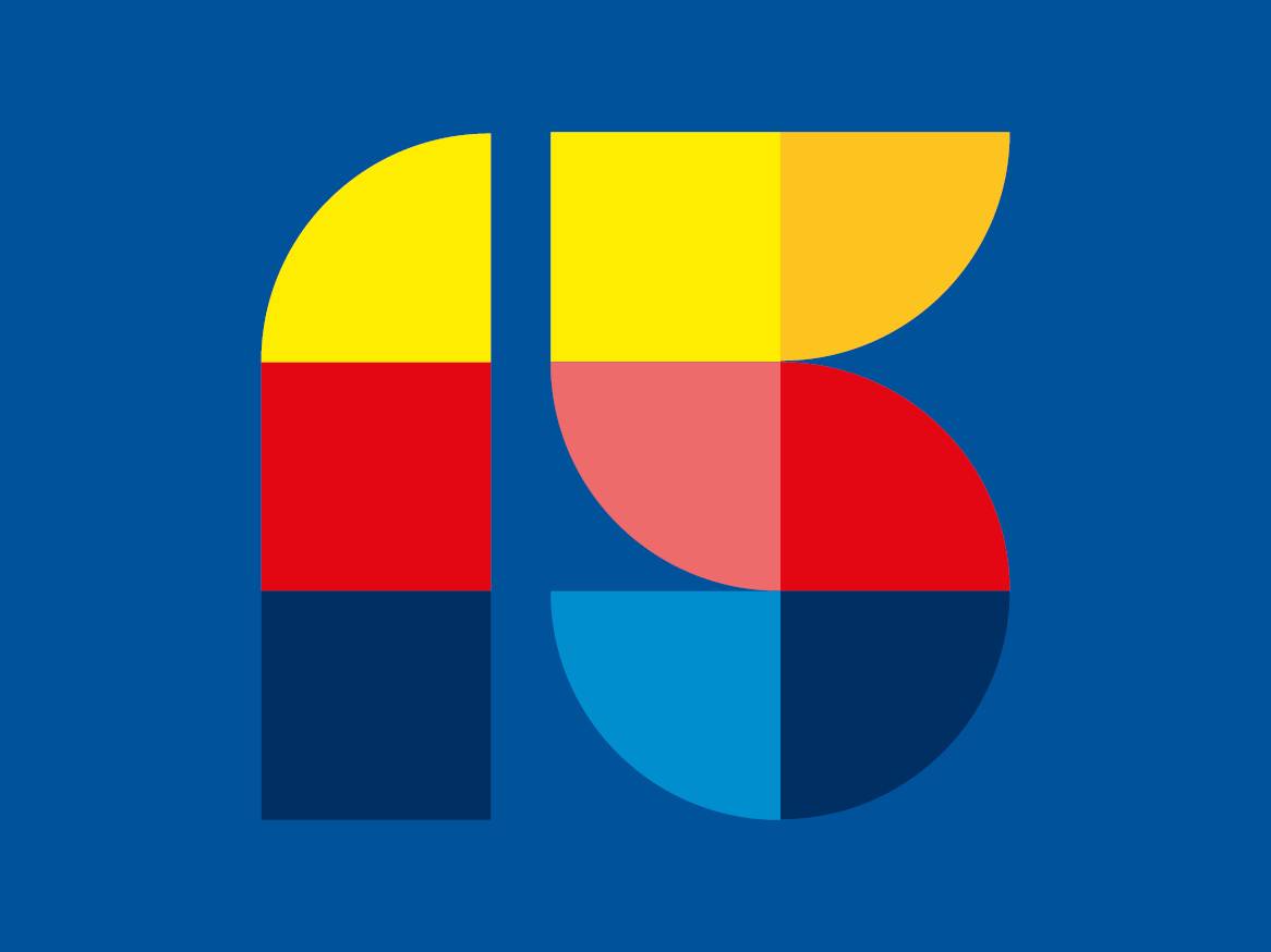 Стилизирано число 15 в жълто, червено, оранжево и синьо на син фон.