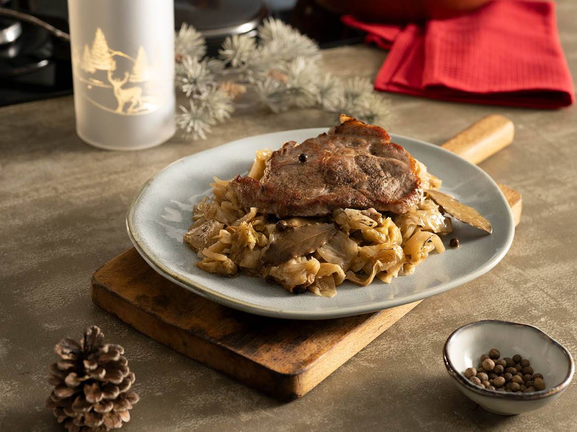 Свински котлет с зеле